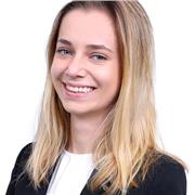 Etudiante à l'ESSEC sur le campus de Singapour, j'effectue la totalité de mes cours en anglais. Je suis bilingue et propose des cours d'anglais pour enfants de tout âge. Je peux également aider à la préparation aux concours post-bac d'écoles de commerce